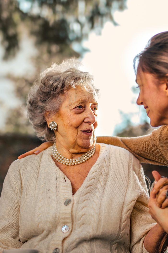 5 Little Ways You Can Help Out Your Aging Parents Today